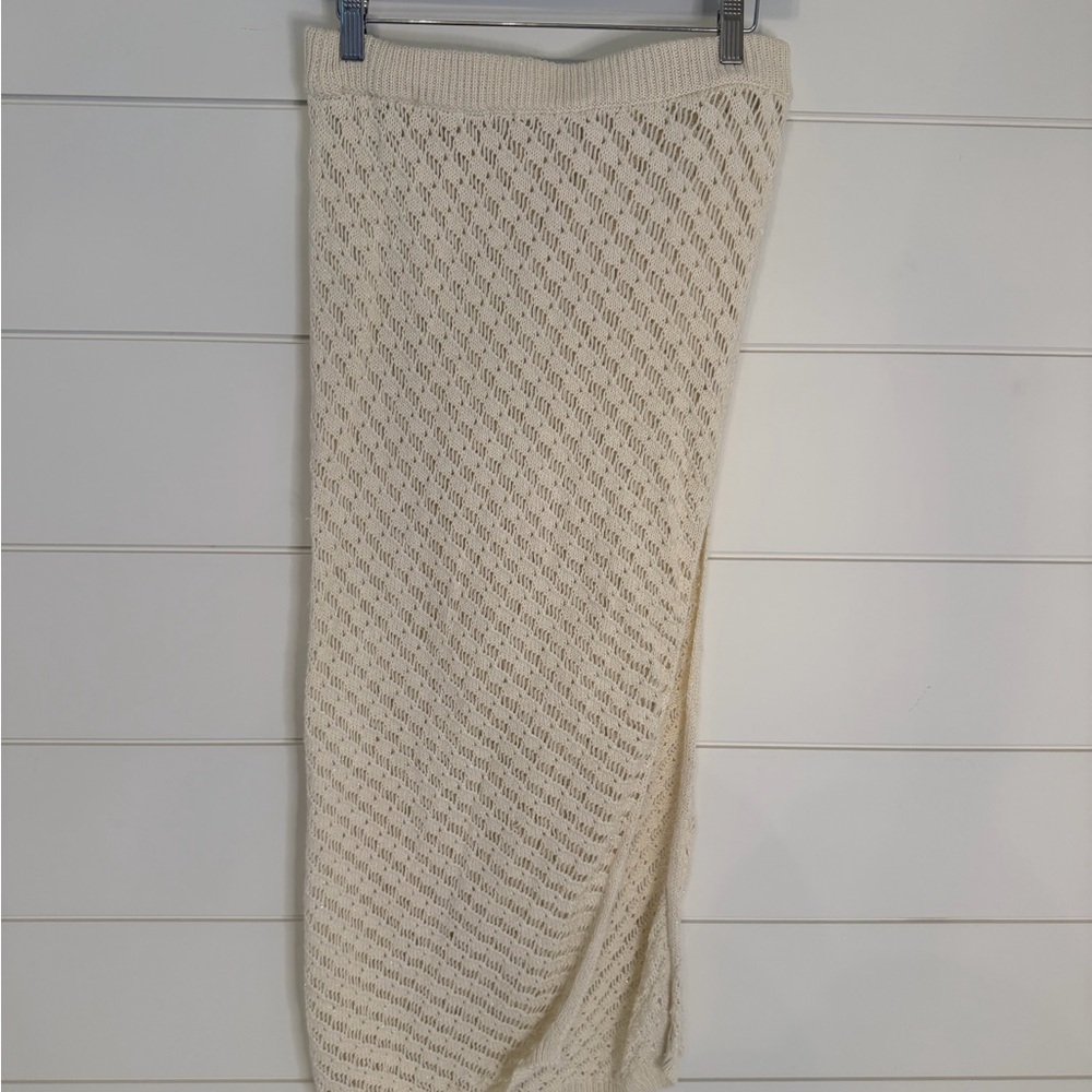 l*space Cream Open-Weave Knit Skirt cover up with side slit. (L)